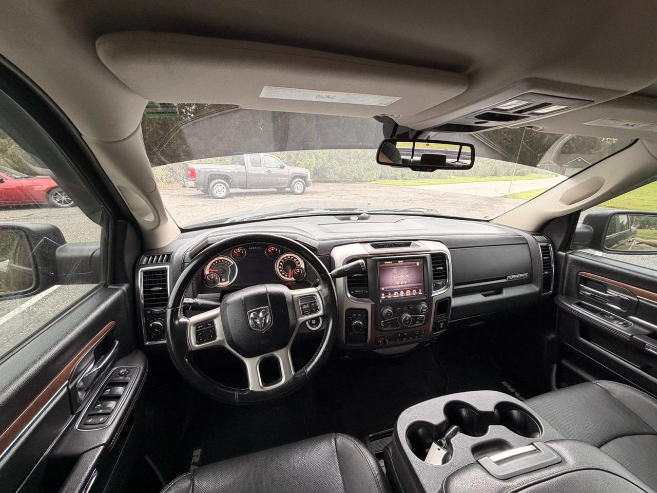 RAM 2500 Laramie 4x4 Crew Cab 6'4" Box 2017