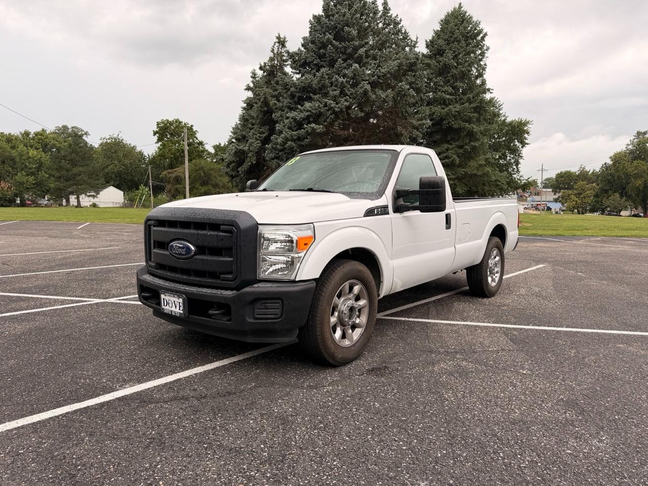 Ford Super Duty F-350 SRW 2WD Reg Cab 137" XLT 2013