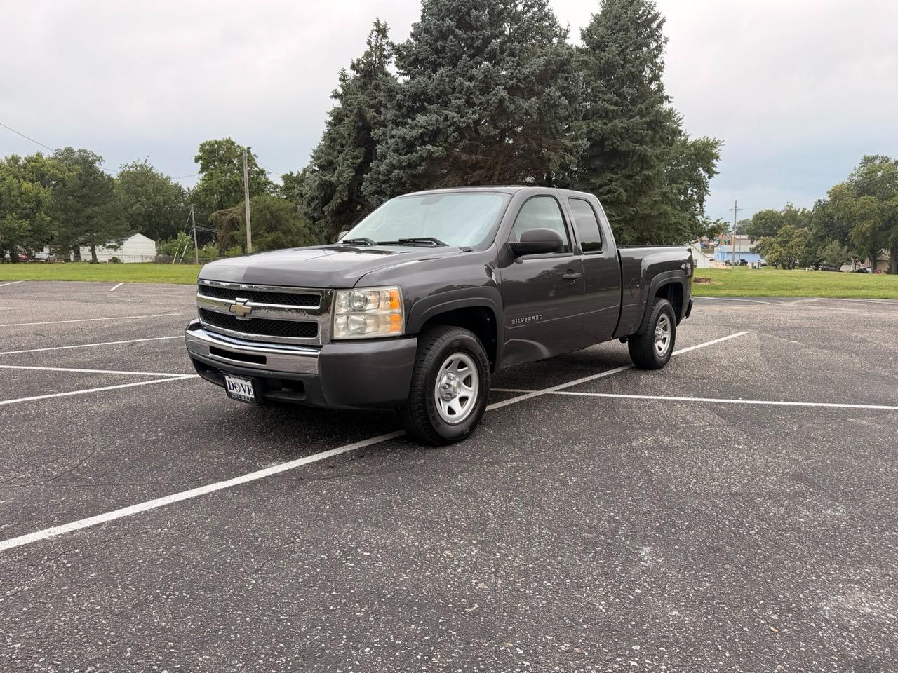 Chevrolet Silverado 1500 4WD Ext Cab 143.5" LT 2010