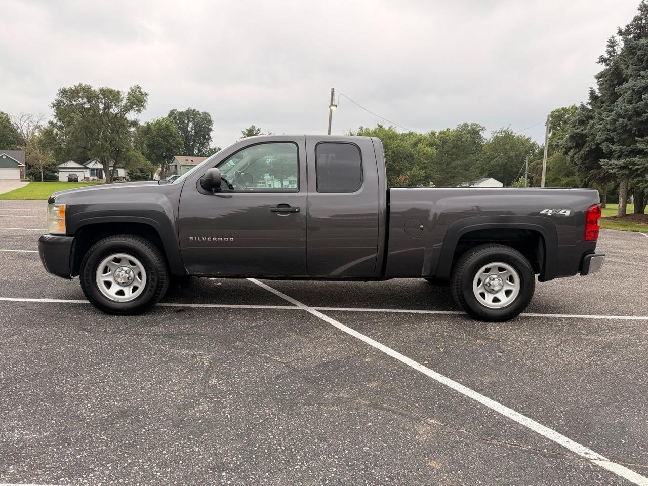 Chevrolet Silverado 1500 4WD Ext Cab 143.5" LT 2010