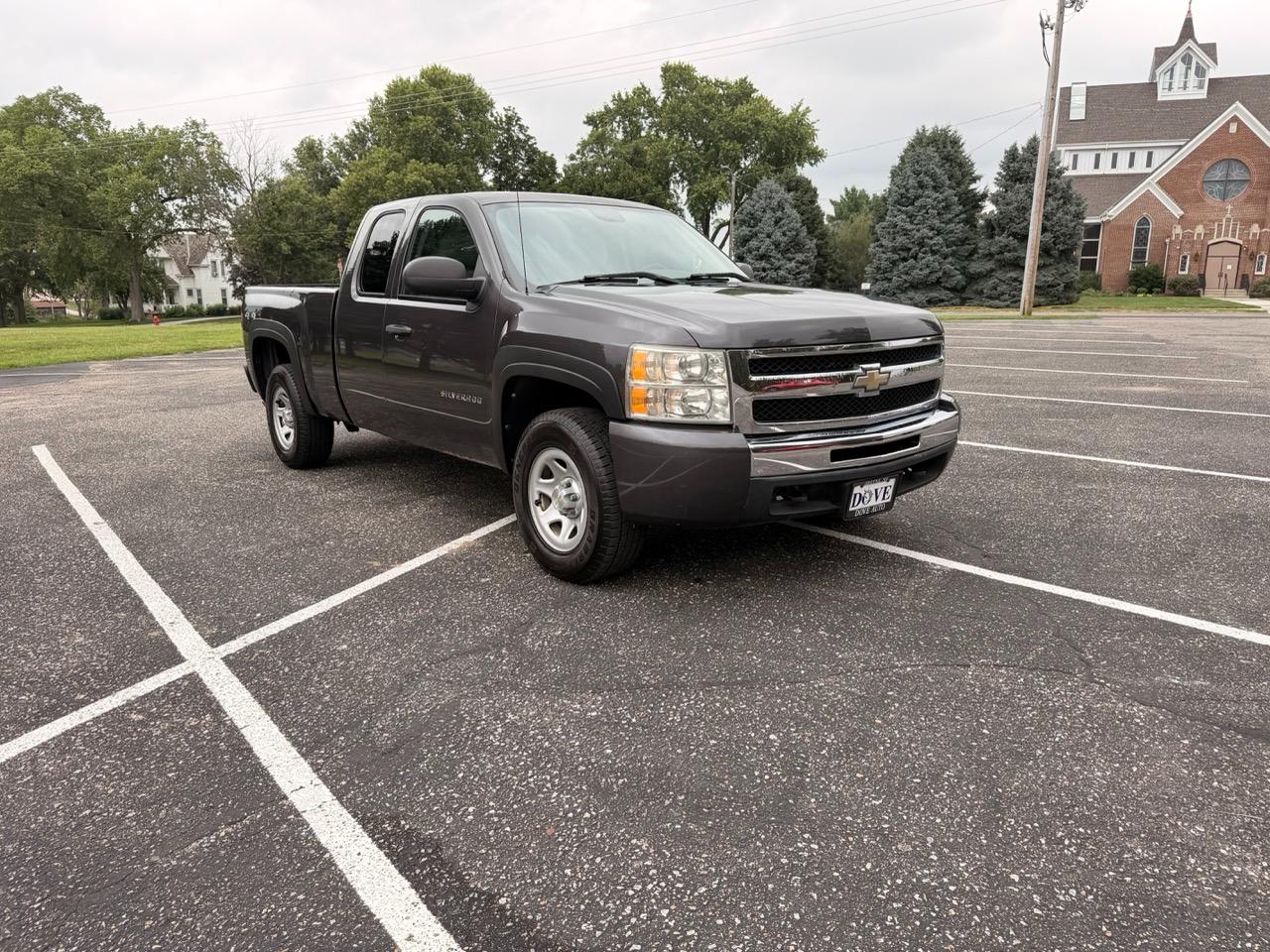 Chevrolet Silverado 1500 4WD Ext Cab 143.5" LT 2010