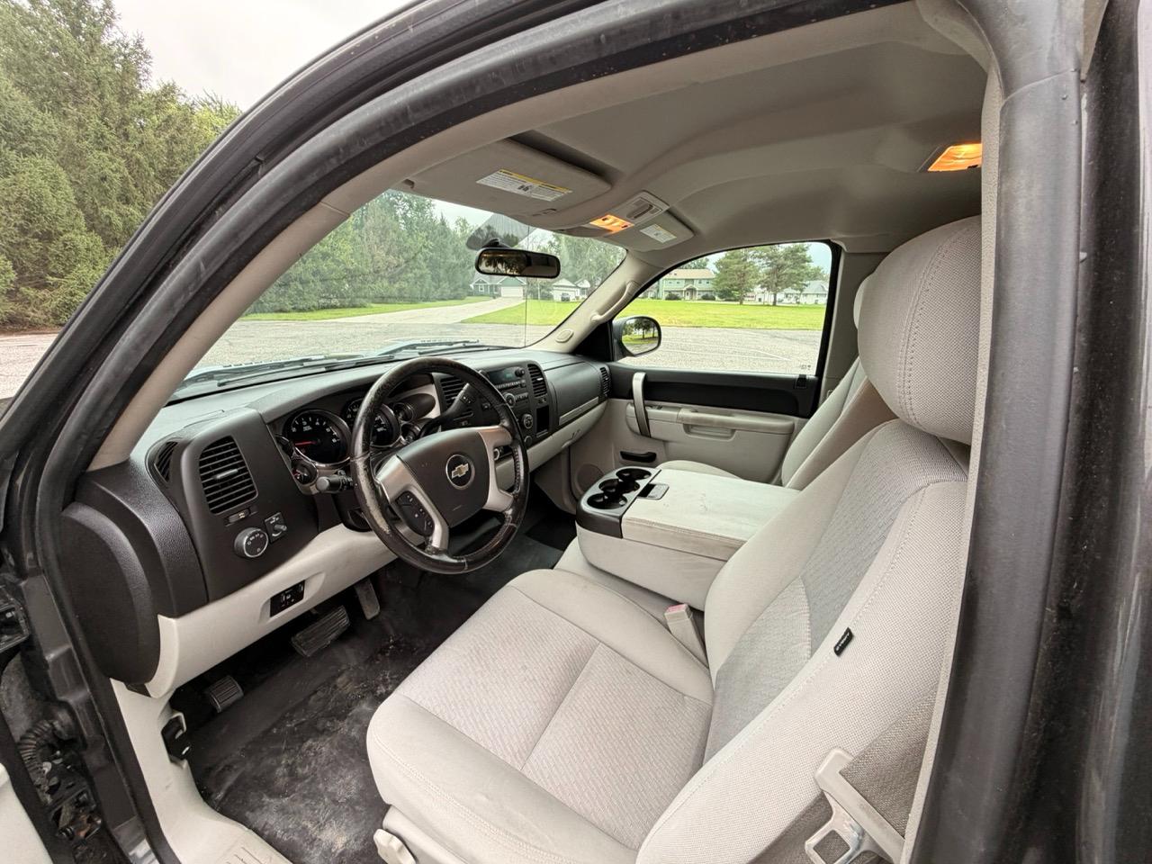 Chevrolet Silverado 1500 4WD Ext Cab 143.5" LT 2010
