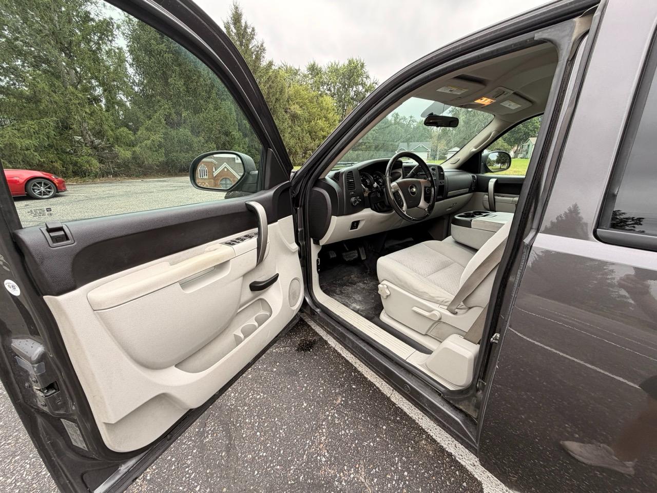 Chevrolet Silverado 1500 4WD Ext Cab 143.5" LT 2010
