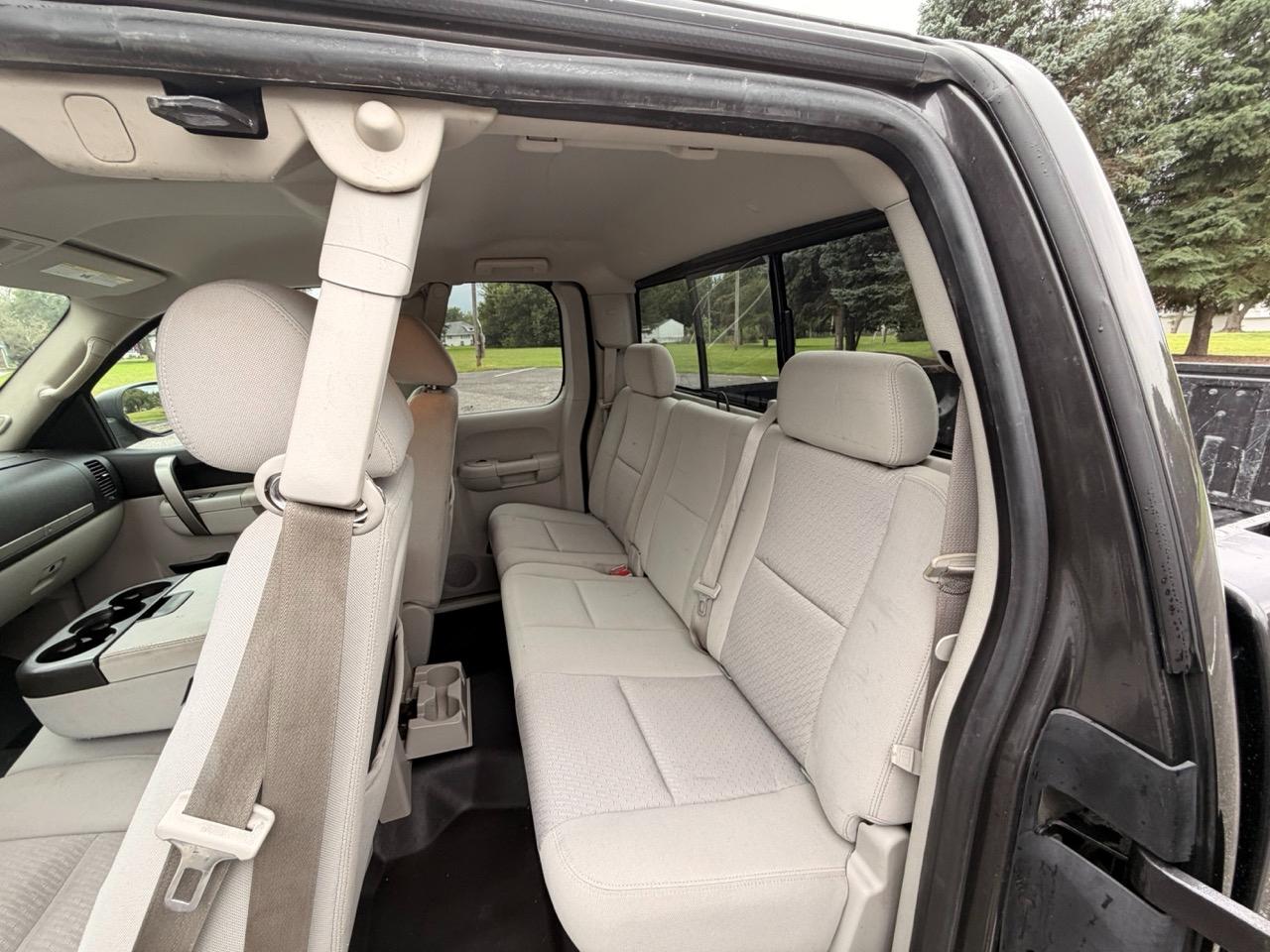 Chevrolet Silverado 1500 4WD Ext Cab 143.5" LT 2010