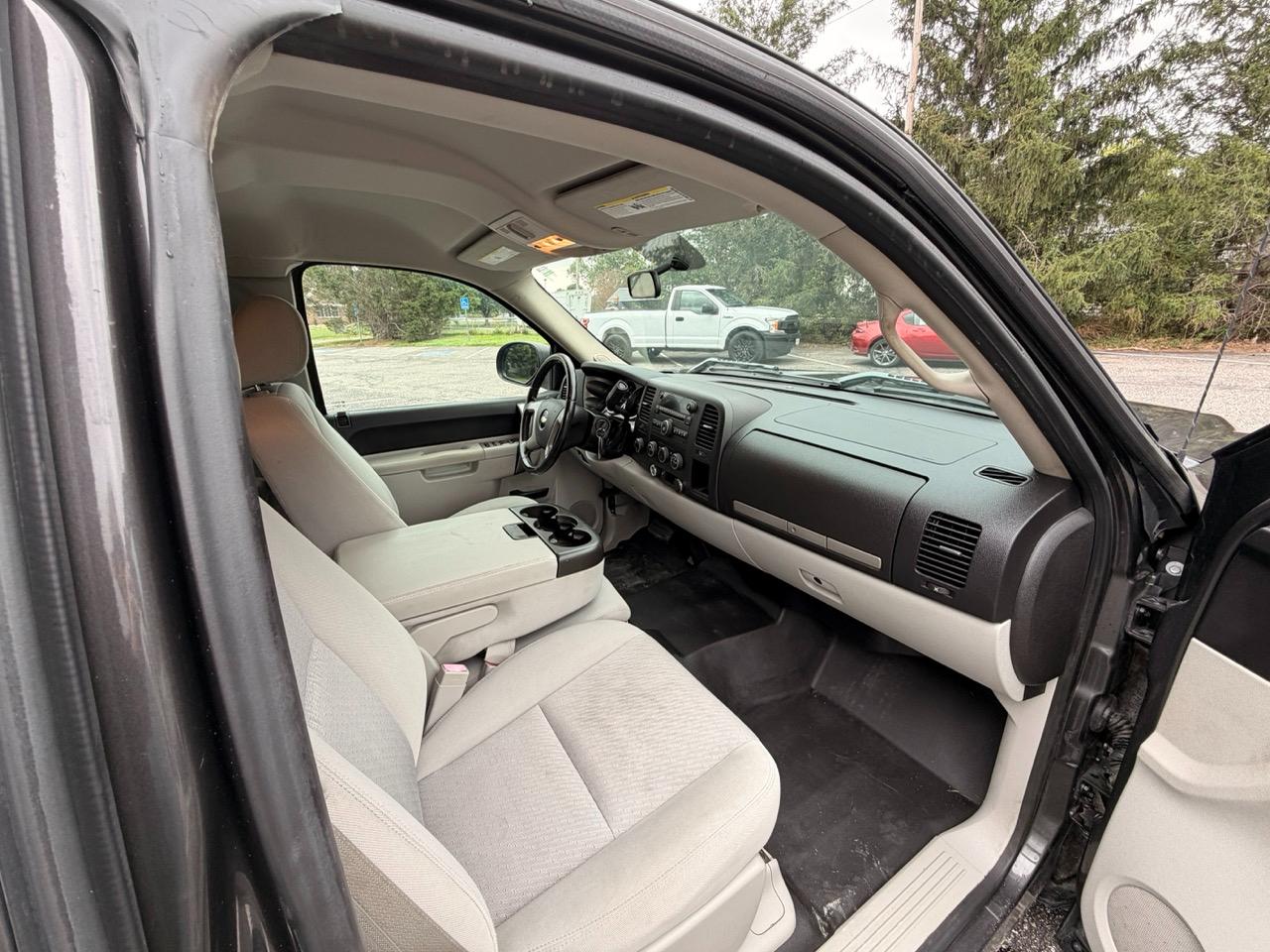 Chevrolet Silverado 1500 4WD Ext Cab 143.5" LT 2010