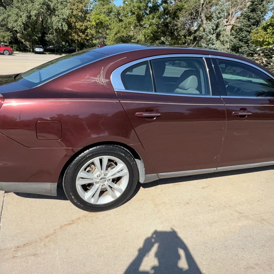 Lincoln MKS  2010