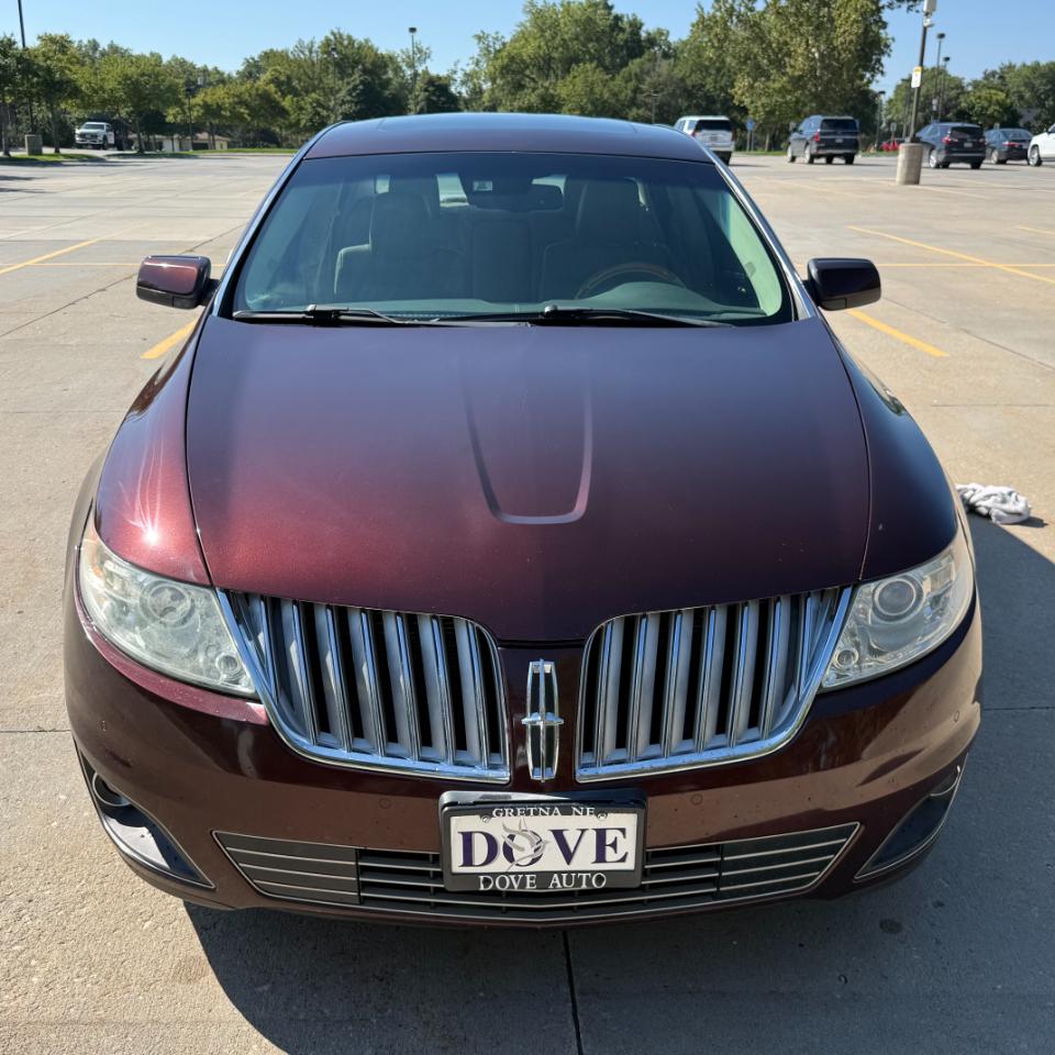 Lincoln MKS  2010