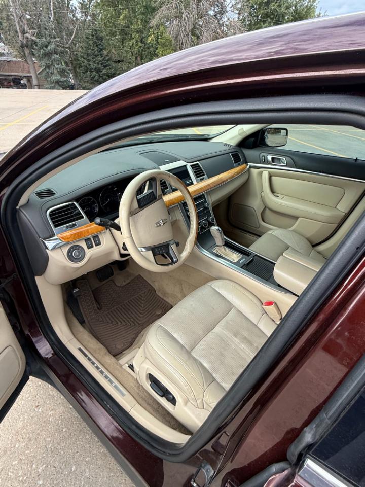 Lincoln MKS  2010