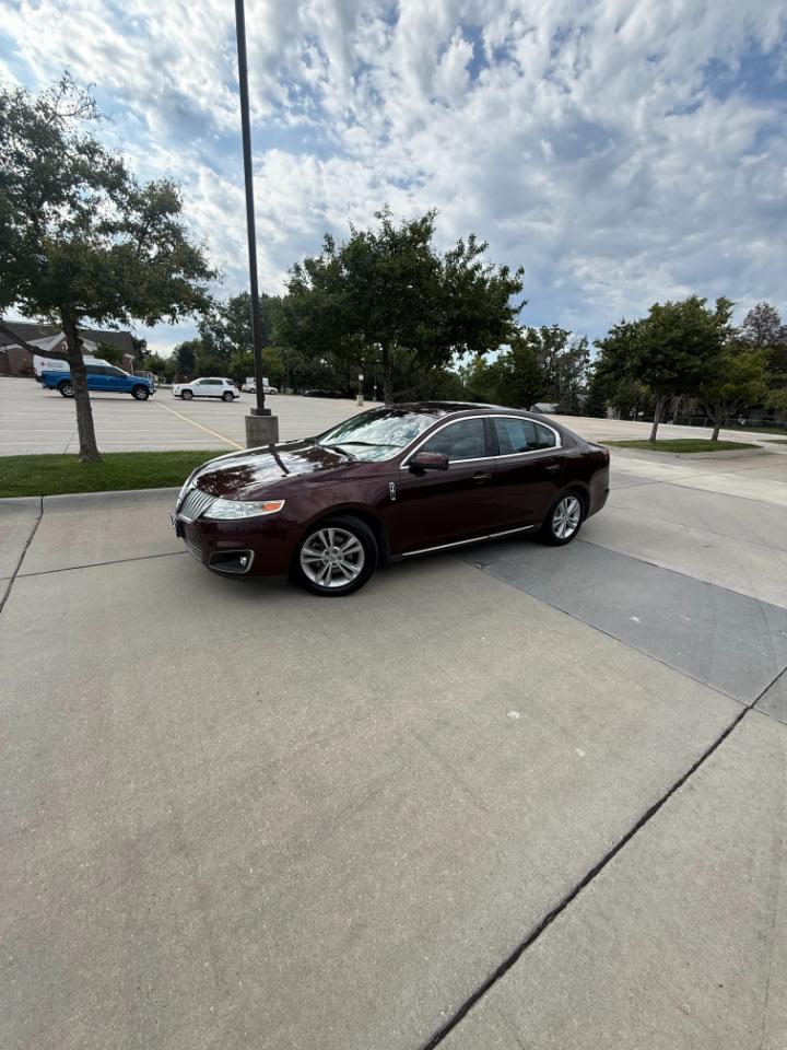 Lincoln MKS  2010