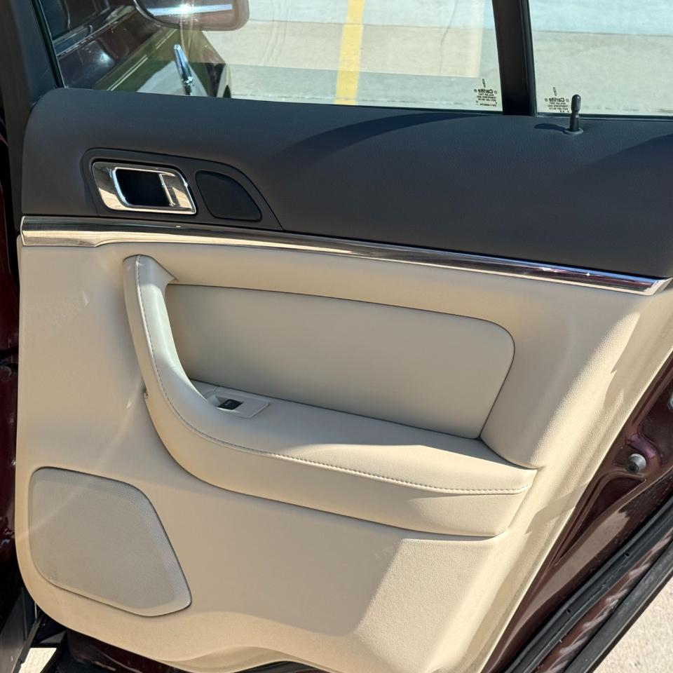 Lincoln MKS  2010