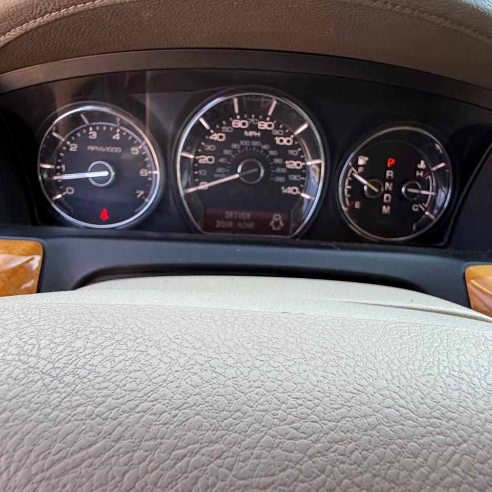 Lincoln MKS  2010