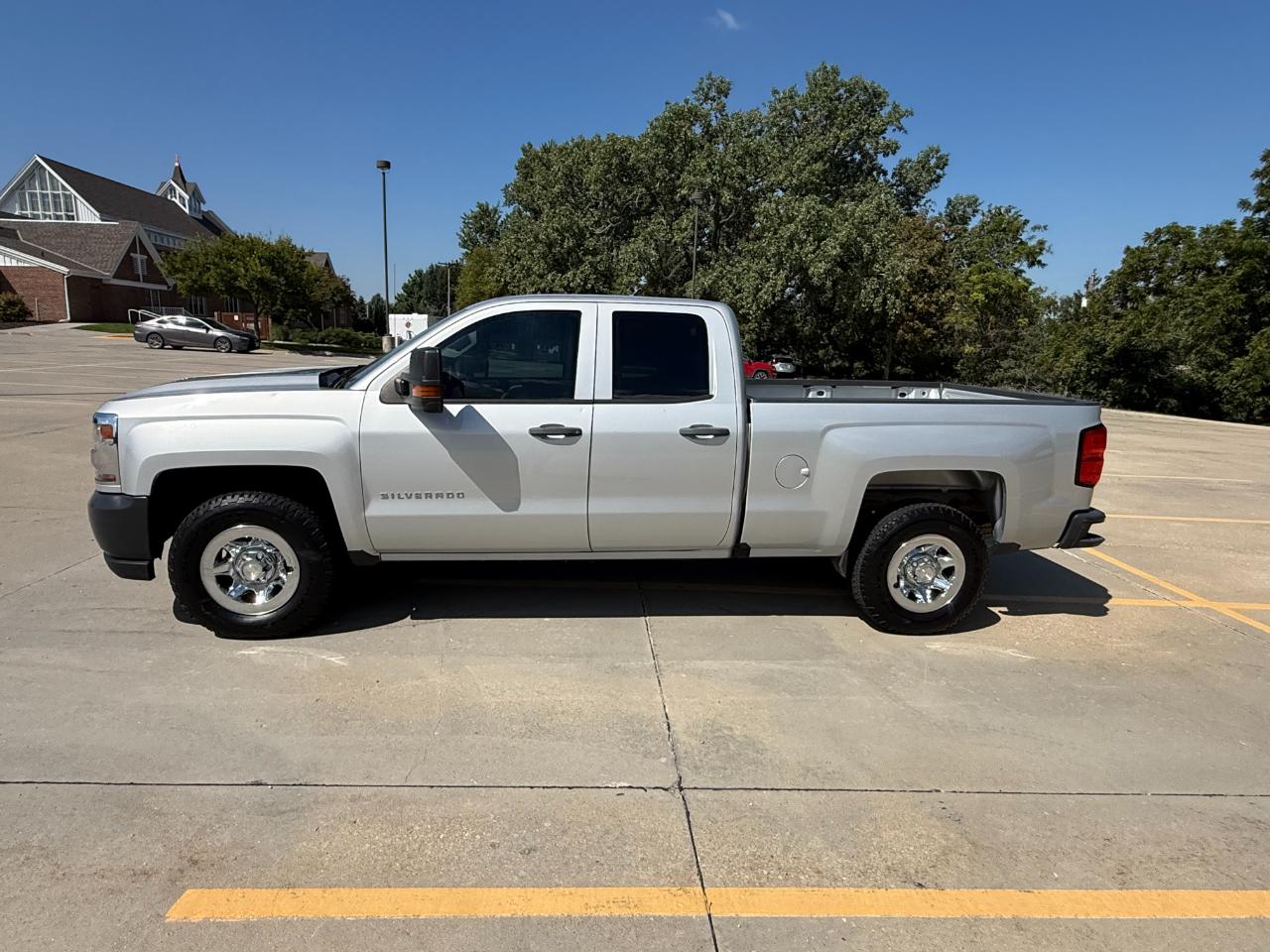 Chevrolet Silverado 1500 4WD Double Cab 143.5" Work Truck 2017