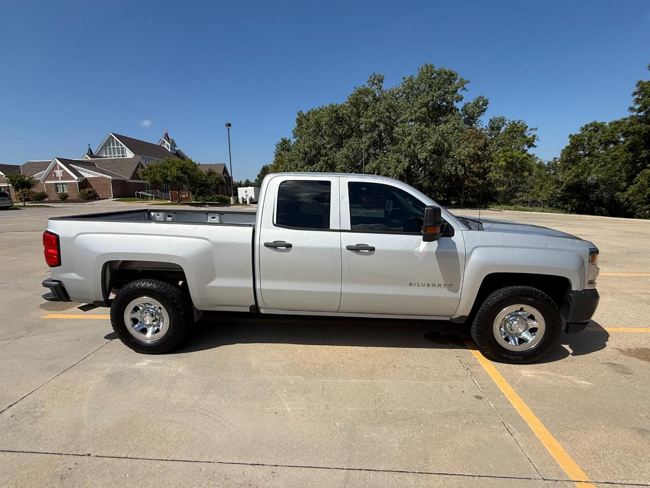 Chevrolet Silverado 1500 4WD Double Cab 143.5" Work Truck 2017