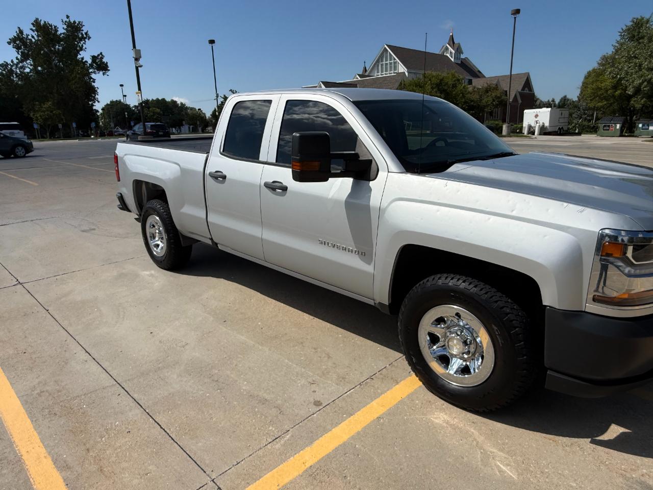 Chevrolet Silverado 1500 4WD Double Cab 143.5" Work Truck 2017