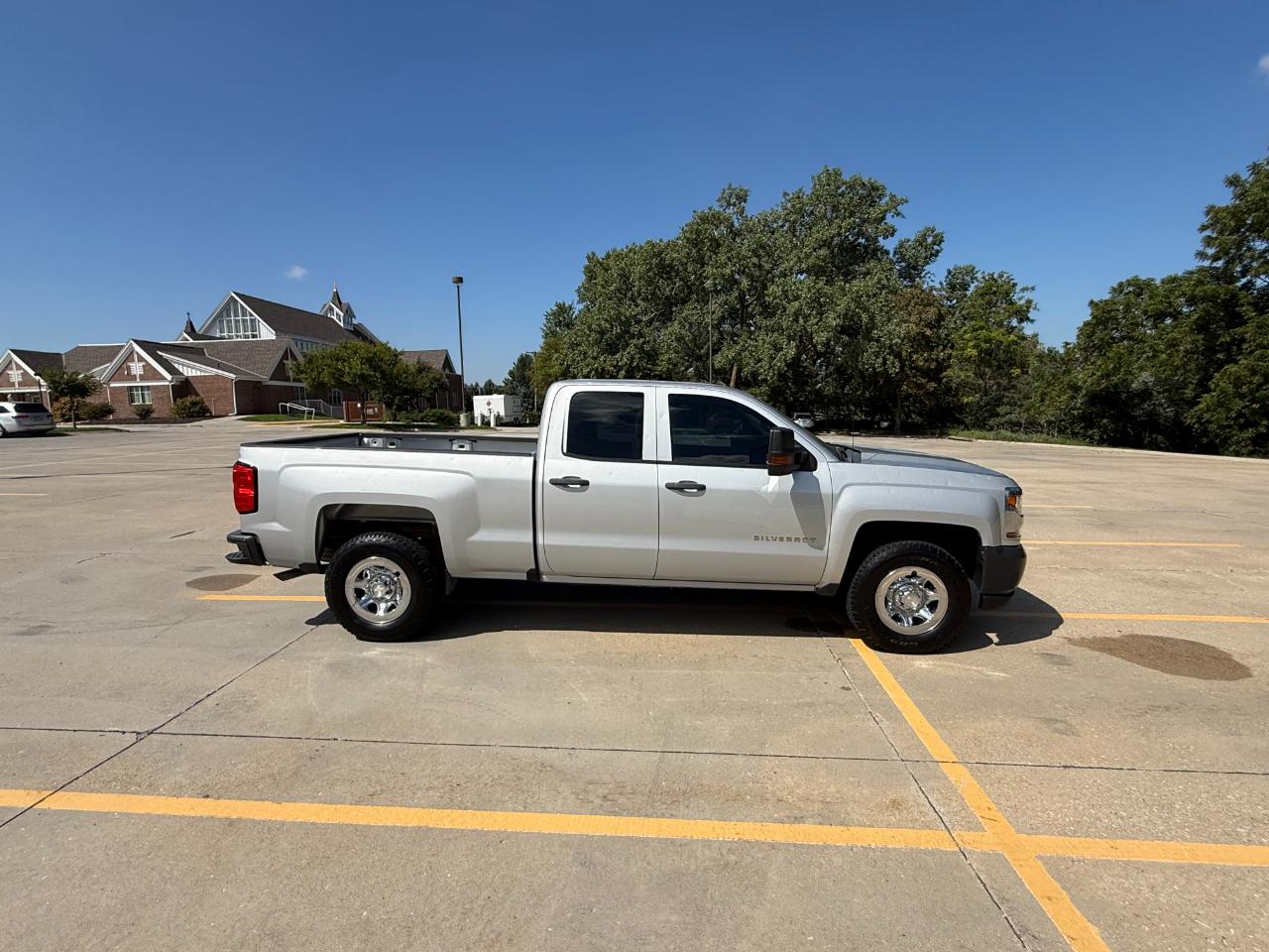 Chevrolet Silverado 1500 4WD Double Cab 143.5" Work Truck 2017