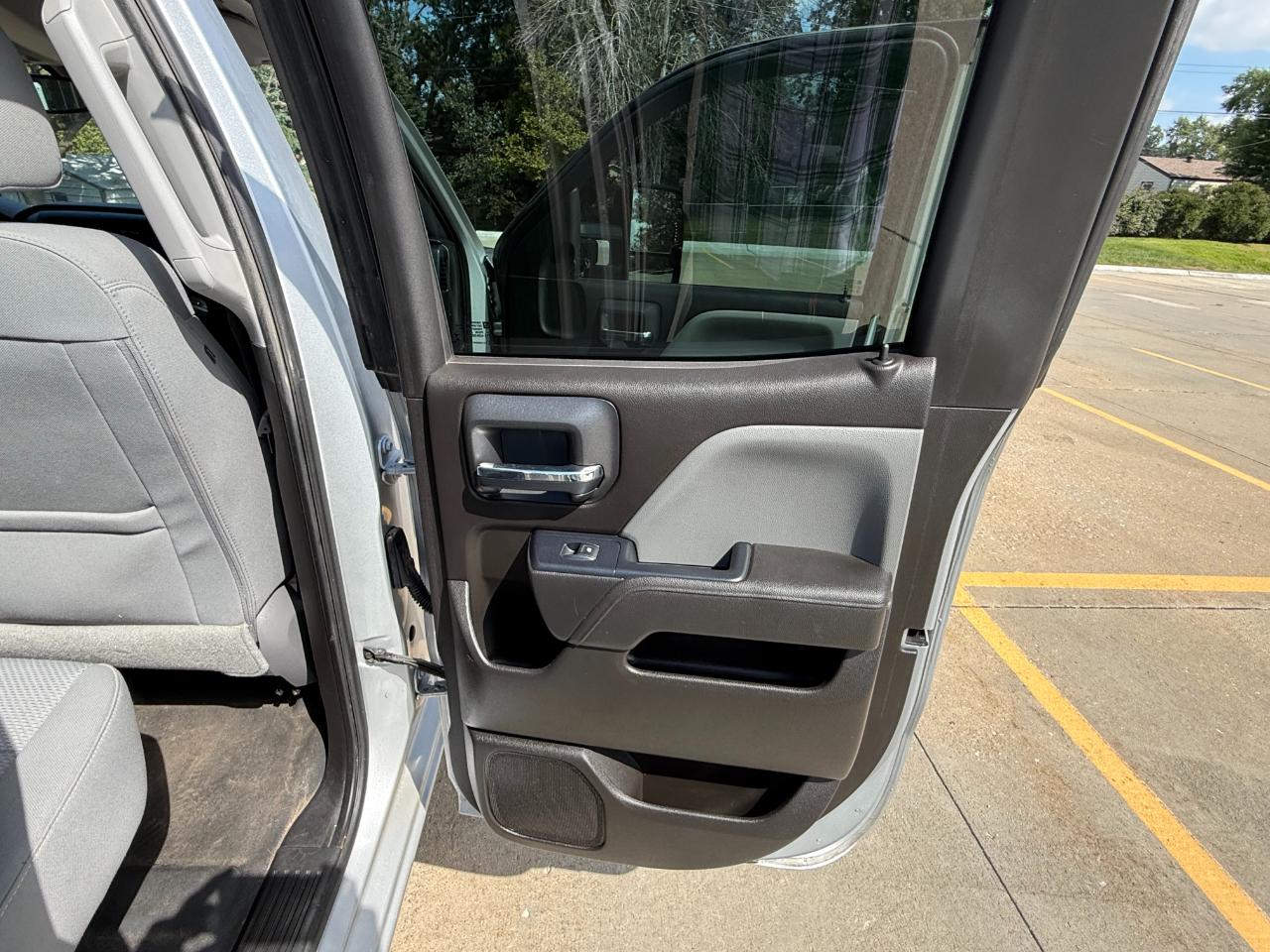 Chevrolet Silverado 1500 4WD Double Cab 143.5" Work Truck 2017