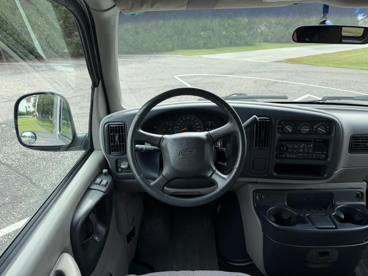 Chevrolet Express Van 2500 135" WB 1998