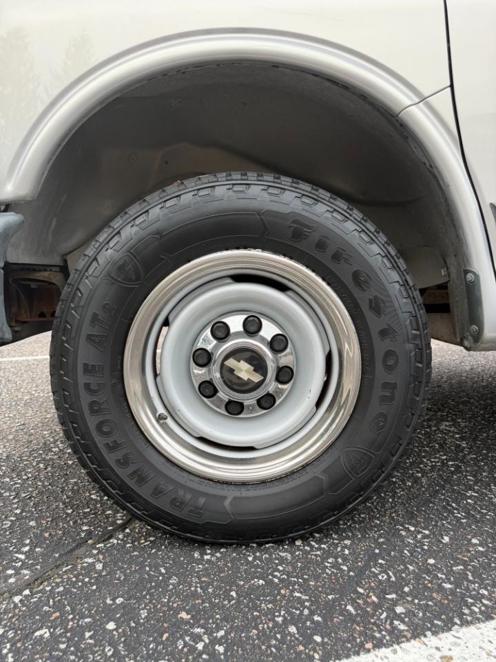Chevrolet Express Van 2500 135" WB 1998