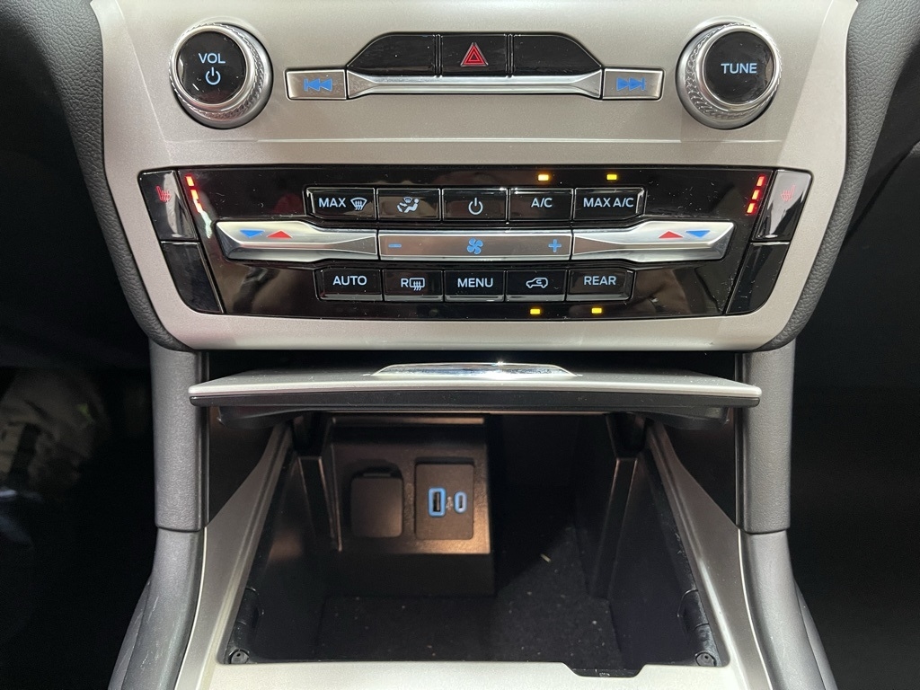 Ford Explorer  2023