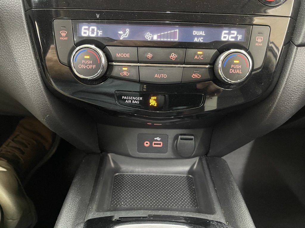 Nissan Rogue  2019