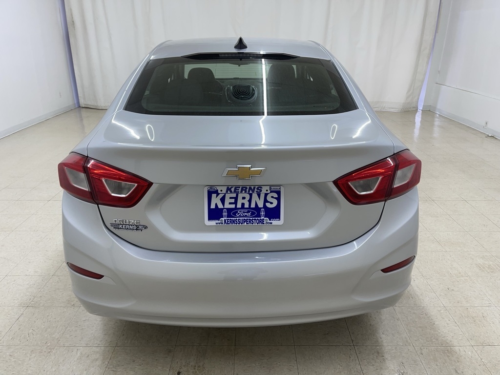 2019 Chevrolet Cruze LS photo 4