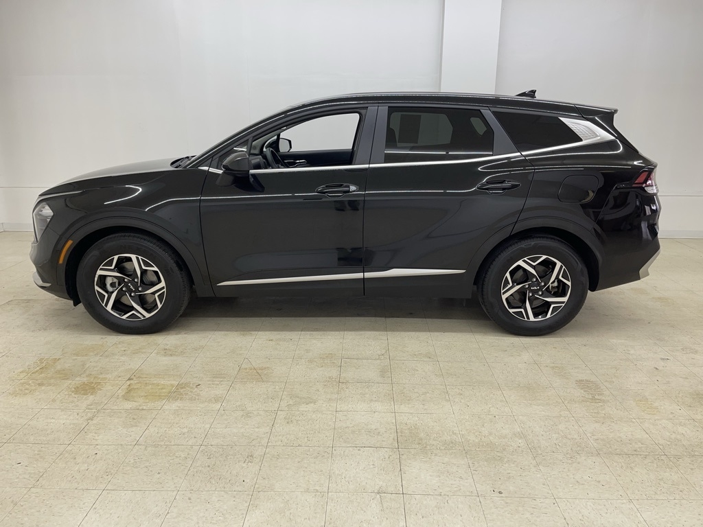 2023 Kia Sportage LX photo 2