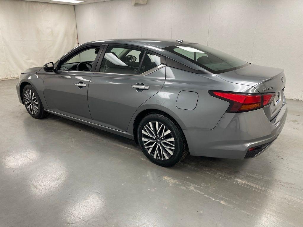 Nissan Altima  2023