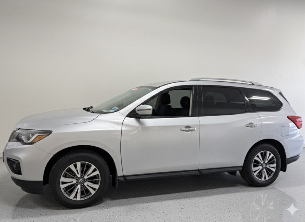 2020 Nissan Pathfinder SV