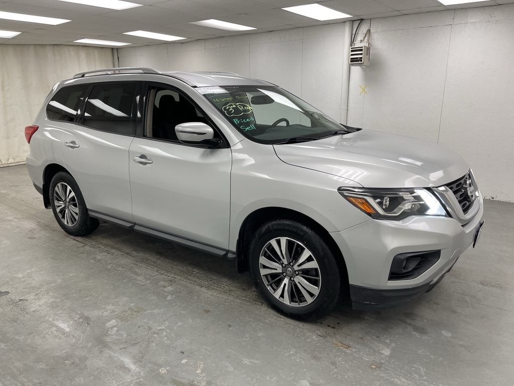Nissan Pathfinder  2020