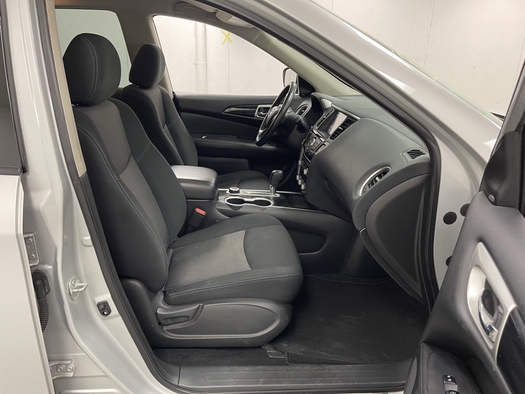 Nissan Pathfinder  2020