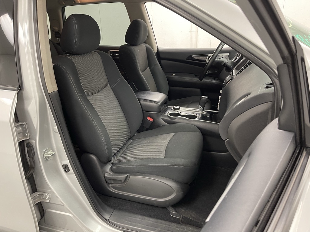 Nissan Pathfinder  2020