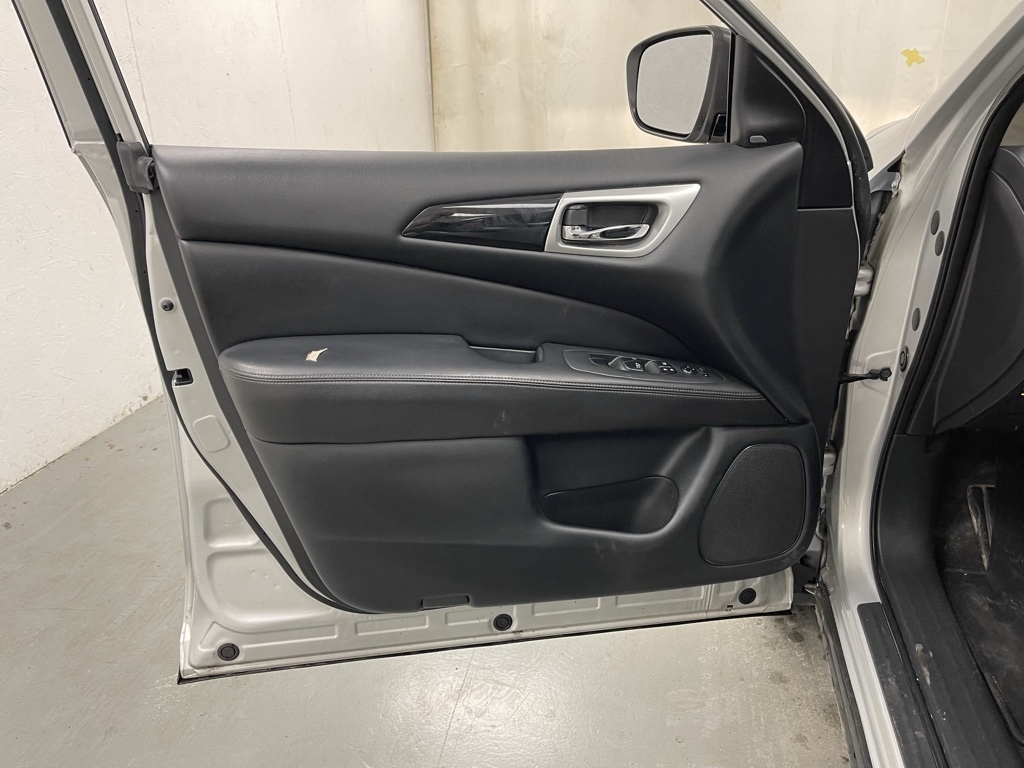 Nissan Pathfinder  2020