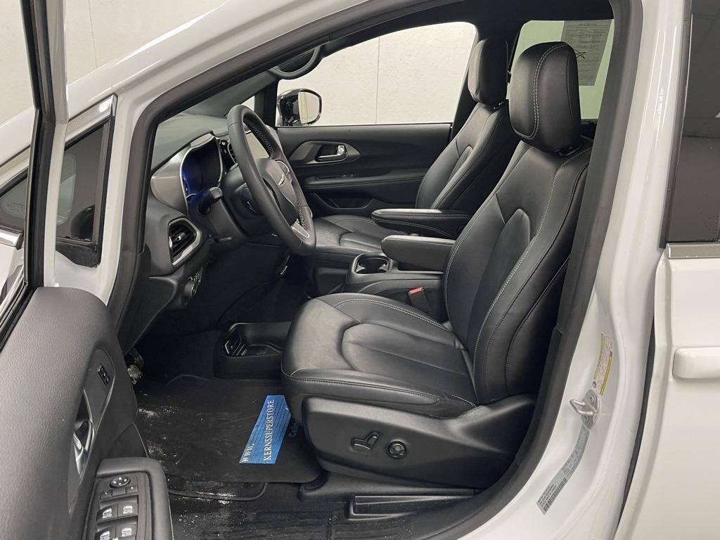 Chrysler Pacifica  2025