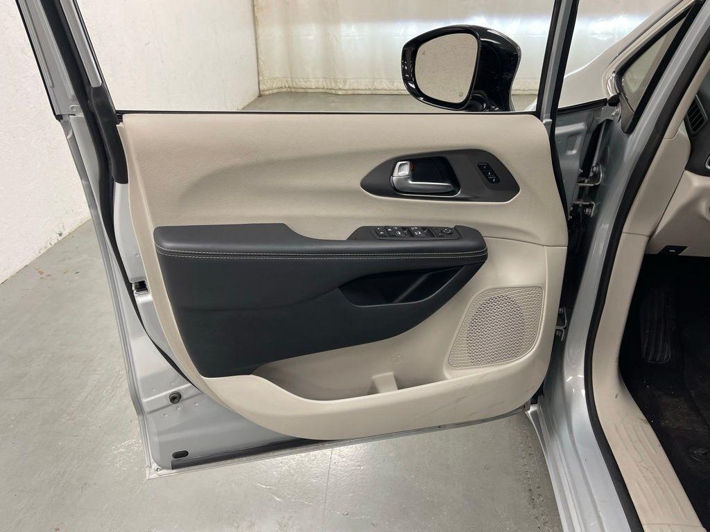 Chrysler Pacifica  2024