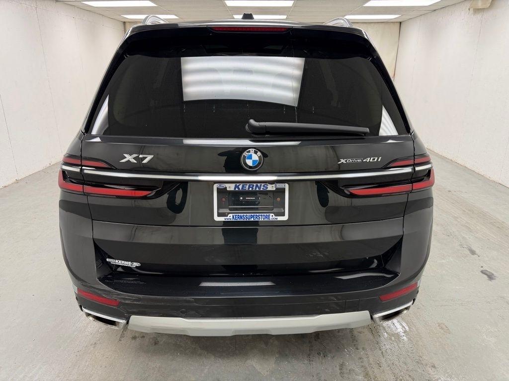BMW X7  2024