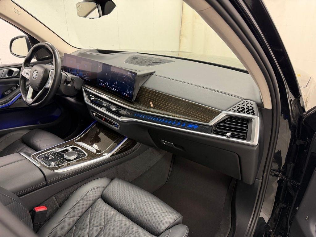 BMW X7  2024