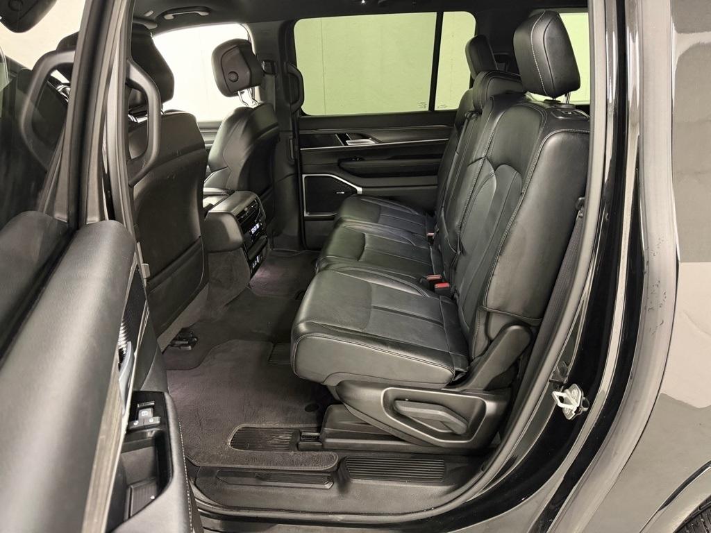 Jeep Wagoneer L  2024