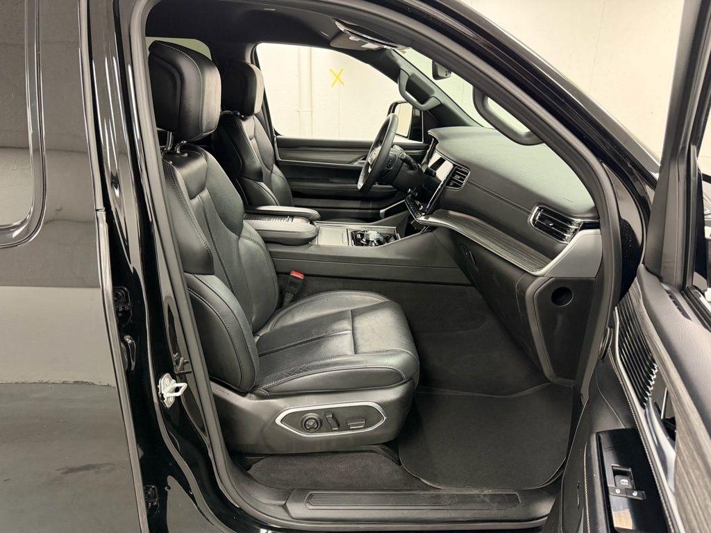 Jeep Wagoneer L  2024