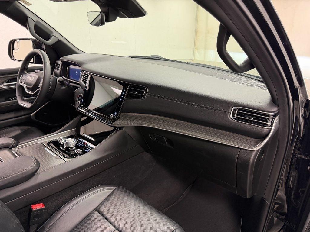 Jeep Wagoneer L  2024