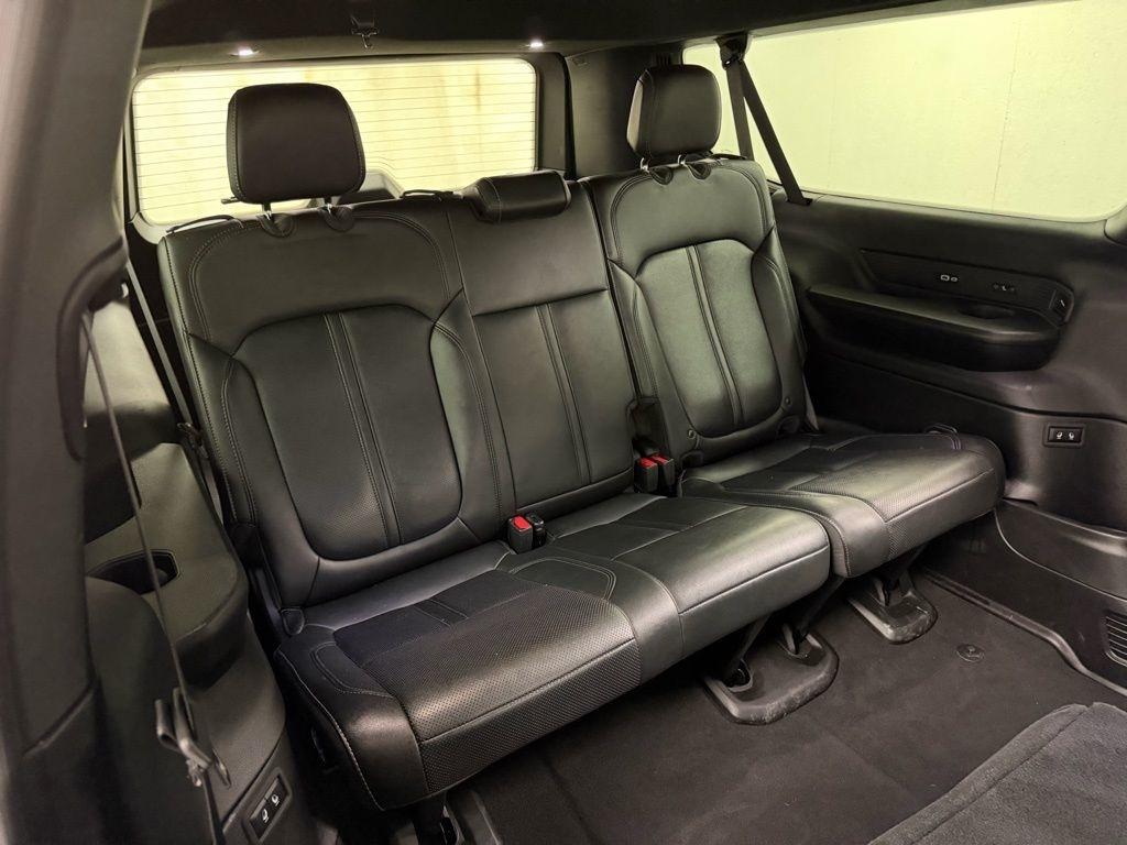 Jeep Wagoneer L  2024