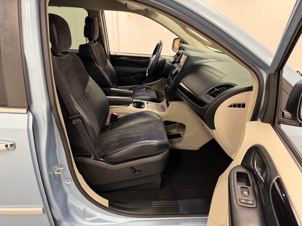 Chrysler Town & Country  2016