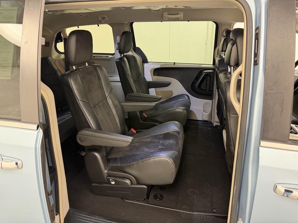 Chrysler Town & Country  2016