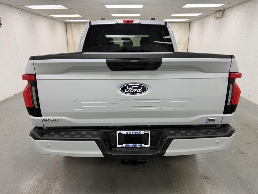 Ford F-150 Lightning  2025