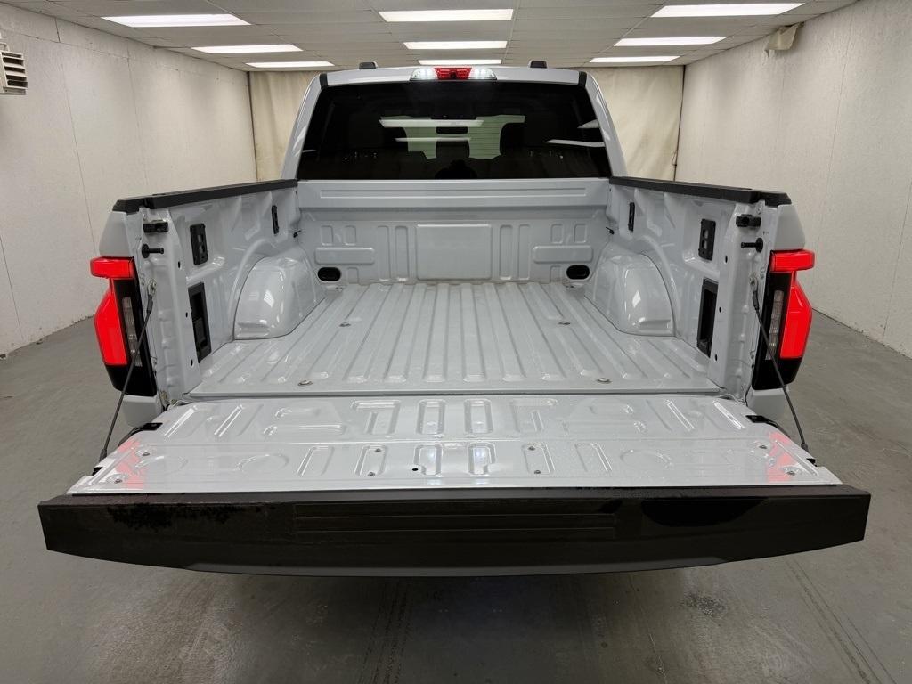 Ford F-150 Lightning  2025