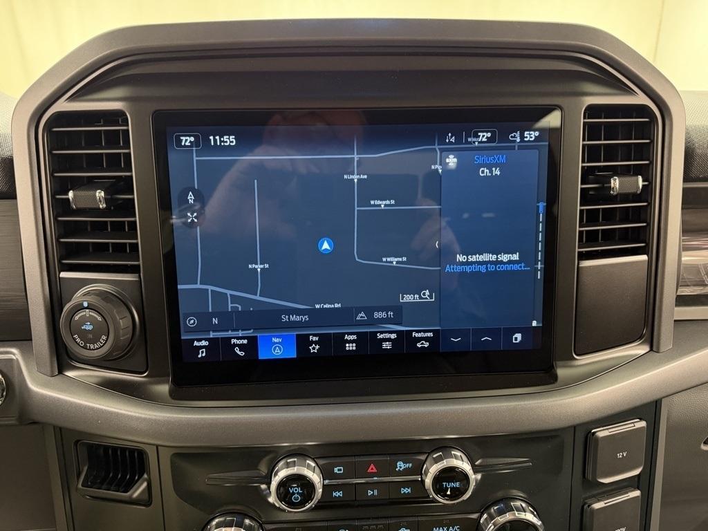 Ford F-150 Lightning  2025