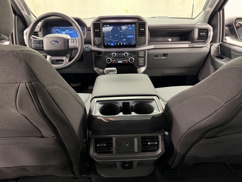 Ford F-150 Lightning  2025