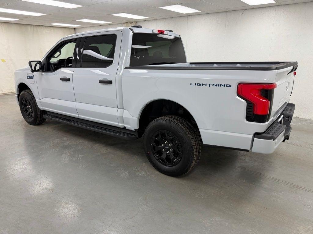 Ford F-150 Lightning  2025