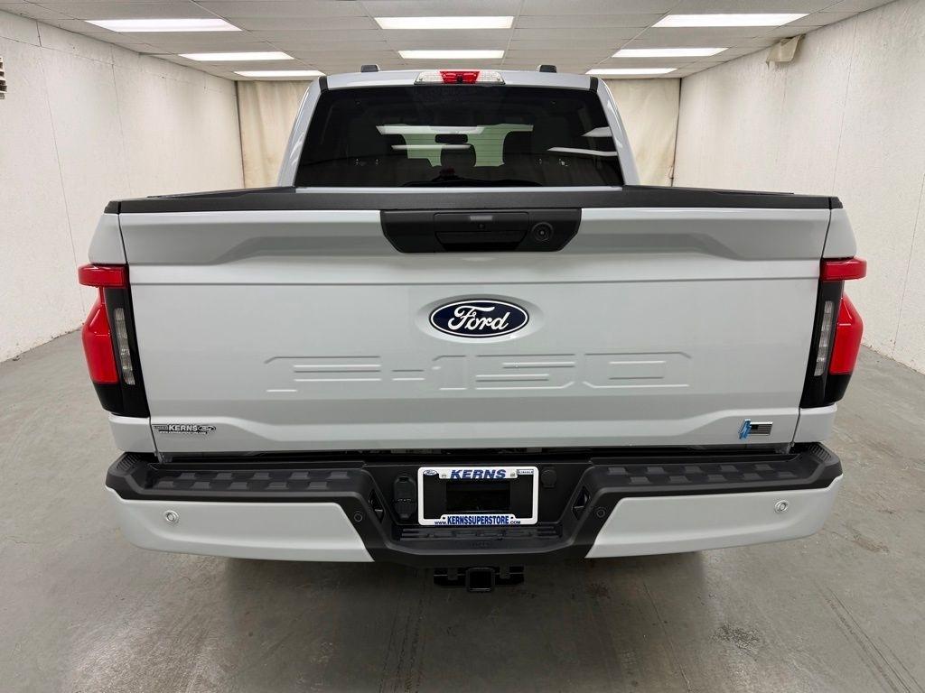 Ford F-150 Lightning  2025