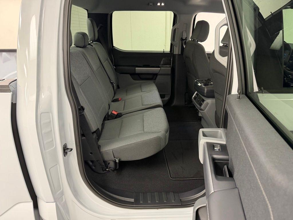 Ford F-150 Lightning  2025