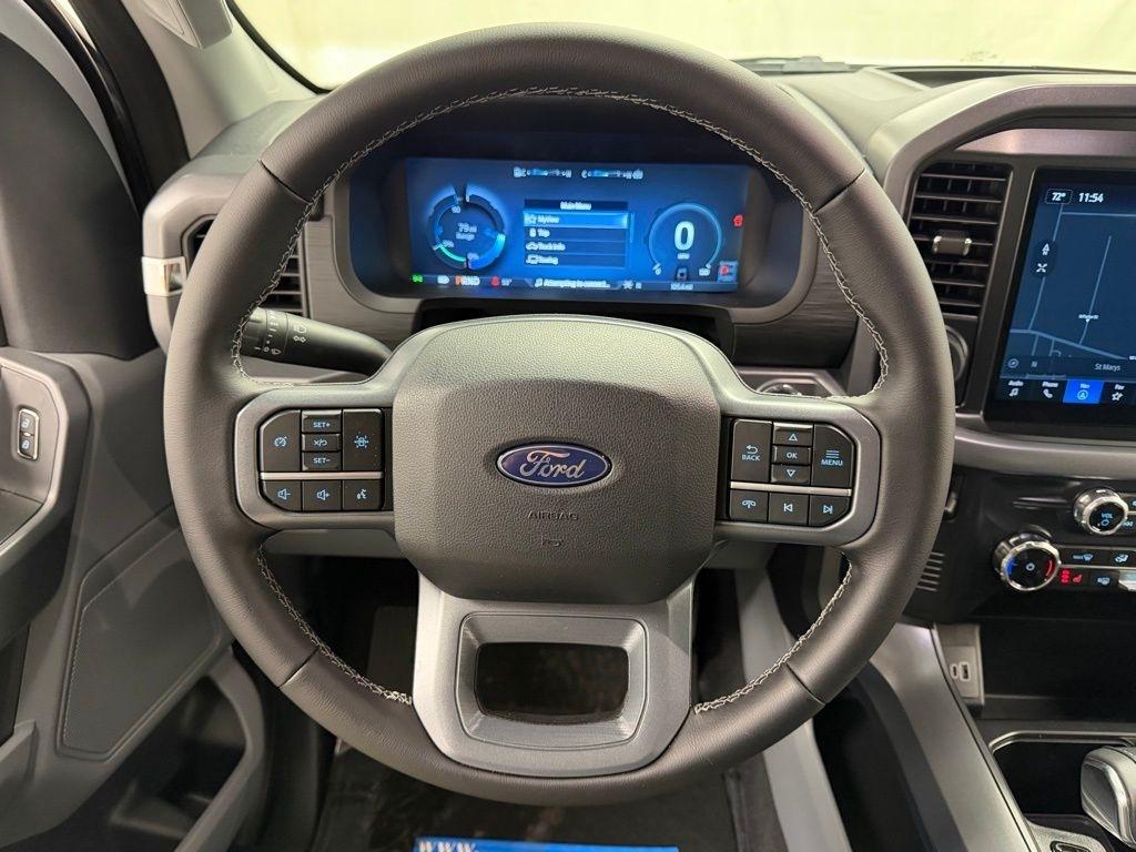 Ford F-150 Lightning  2025